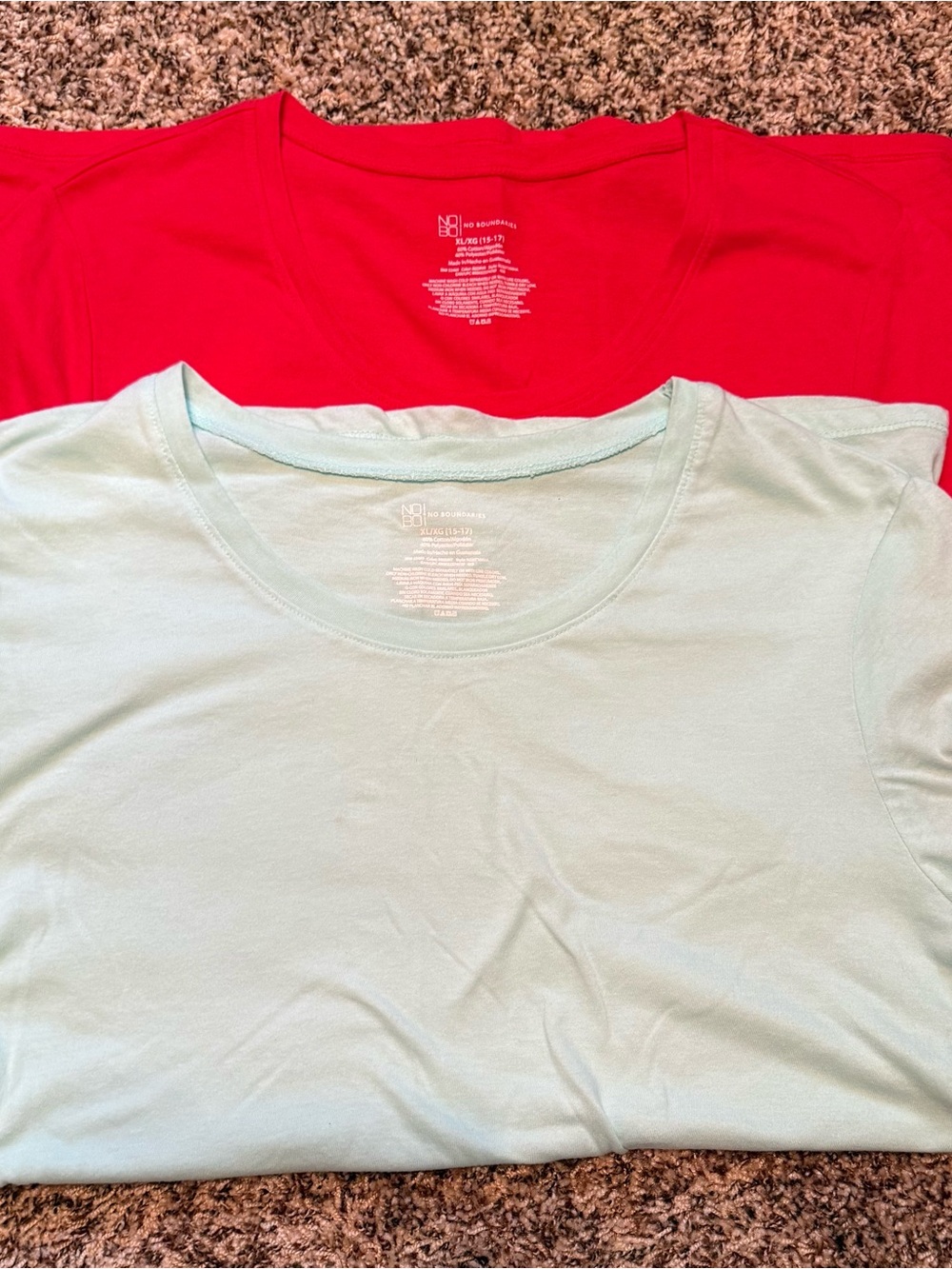No Boundaries Women’s T-shirts/ 2 pack /XL